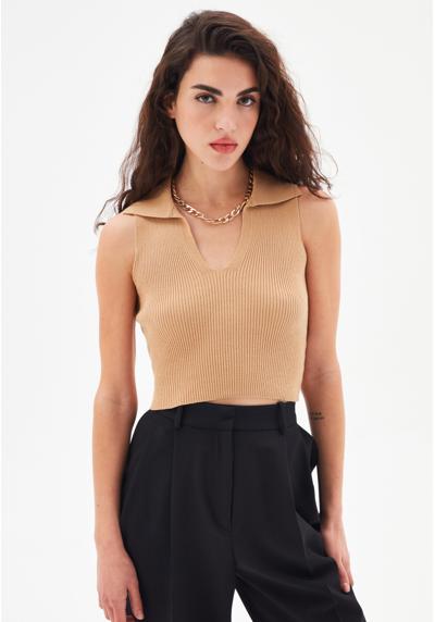 Топ COLLAR SLEEVELESS