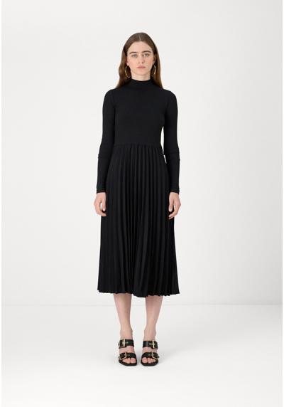 Платье PLEATED DRESS