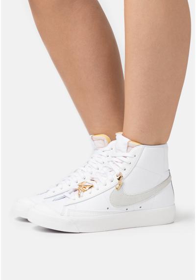 Сникеры WMNS NIKE BLAZER MID '77